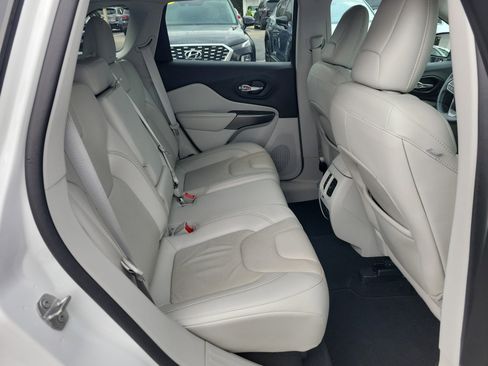 Used 2021 Jeep Cherokee Latitude Lux w/ Sun & Sound Group image 12