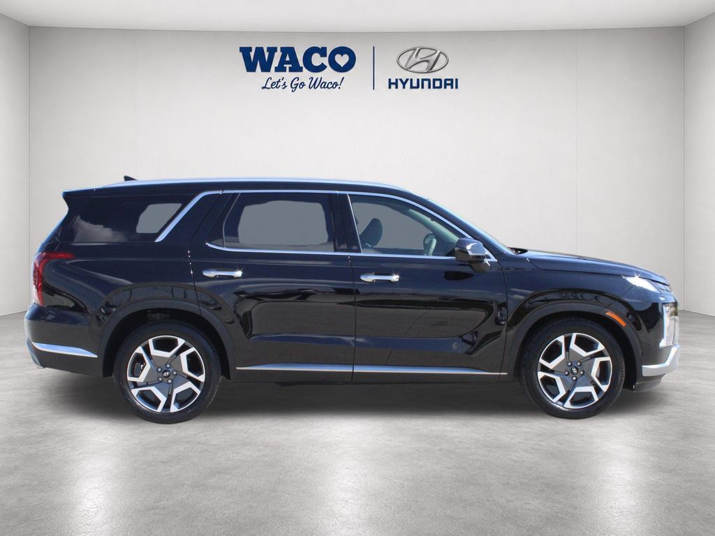 Used 2023 Hyundai Palisade Calligraphy w/ Winter Package FWD image 10