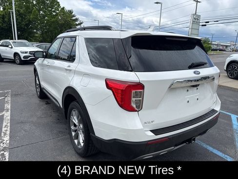 Used 2021 Ford Explorer XLT w/ Equipment Group 202A AWD/4WD image 9