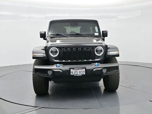 Used 2024 Jeep Wrangler Unlimited image 3