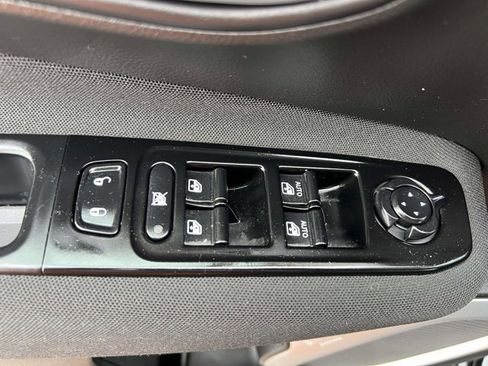 Certified 2021 Jeep Renegade Latitude w/ Convenience Group image 15