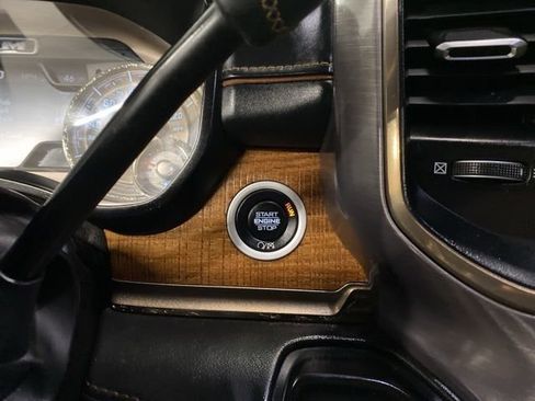 Used 2019 RAM 2500 Limited w/ Cold Weather Group AWD/4WD image 15