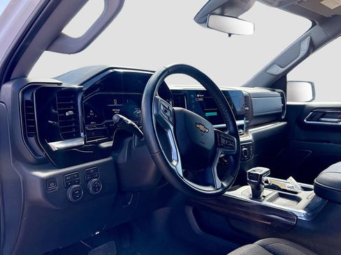 Used 2024 Chevrolet Silverado 1500 LT Trail Boss w/ Protection Package image 9