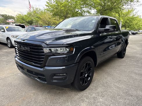 Used 2025 RAM 1500 Laramie w/ Night Edition AWD/4WD image 3