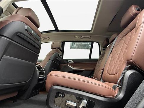 Used 2023 BMW X7 xDrive40i w/ Premium Package AWD/4WD image 24