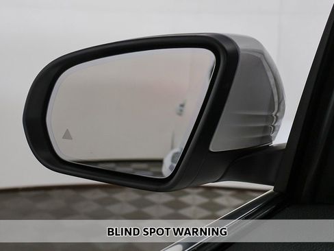 Used 2025 Mercedes-Benz GLA 250 4MATIC image 5