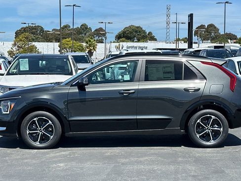 New 2026 Kia Niro FWD image 7