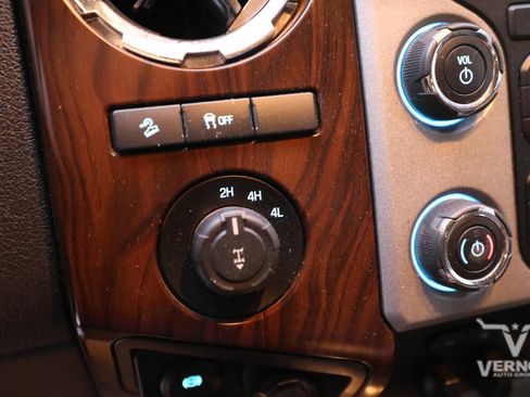 Used 2015 Ford F250 Lariat w/ Lariat Ultimate Package image 24