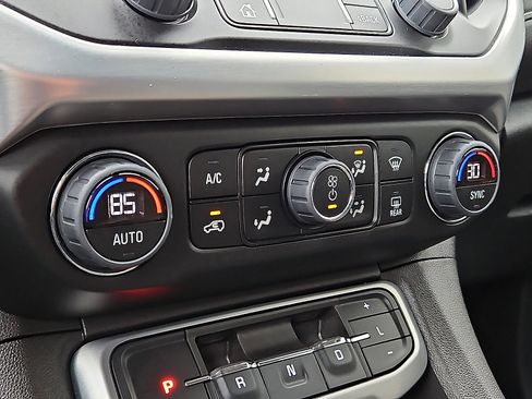 Used 2023 GMC Acadia SLE w/ Driver Convenience Package AWD/4WD image 15