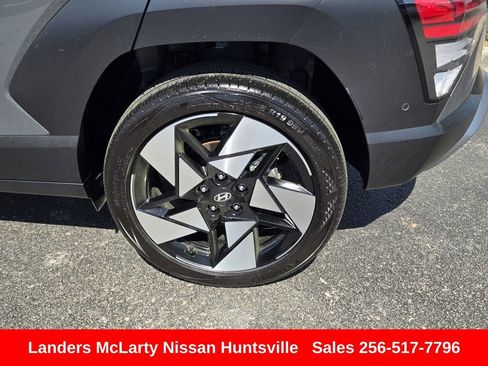 Used 2025 Hyundai Kona Limited image 12