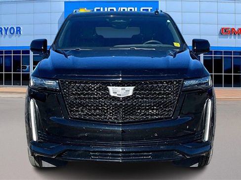 Used 2022 Cadillac Escalade ESV Sport w/ Touring Package image 2