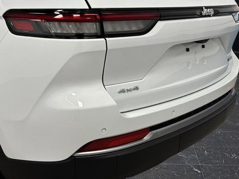 New 2026 Jeep Grand Cherokee Limited w/ Luxury Tech Group II image 35