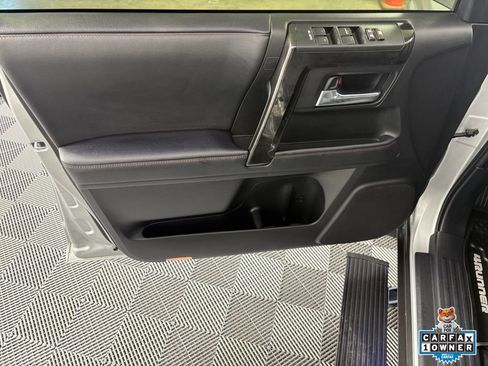 Used 2020 Toyota 4Runner TRD Off-Road Premium w/ Moonroof Package AWD/4WD image 15