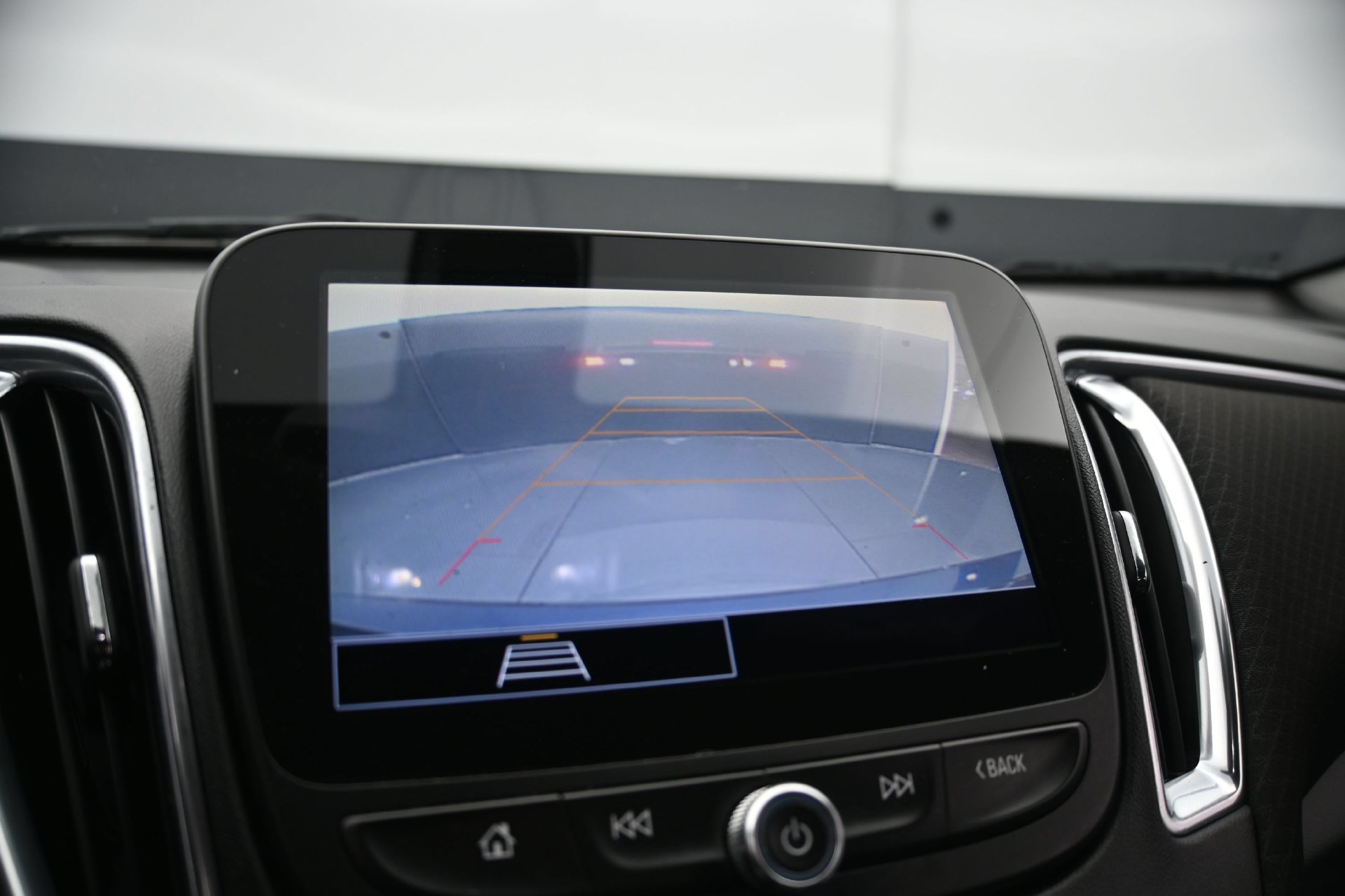 Used 2021 Chevrolet Malibu LT FWD image 24
