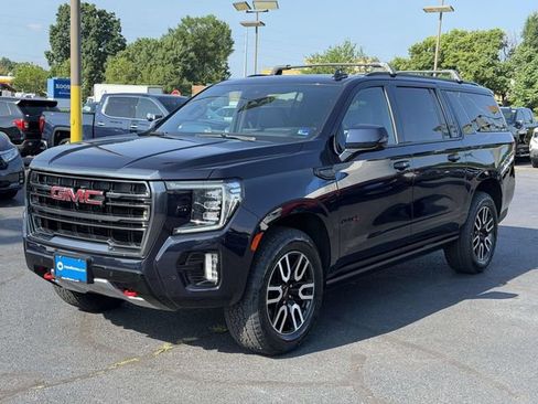 Used 2023 GMC Yukon XL AT4 w/ Technology Package AWD/4WD image 4