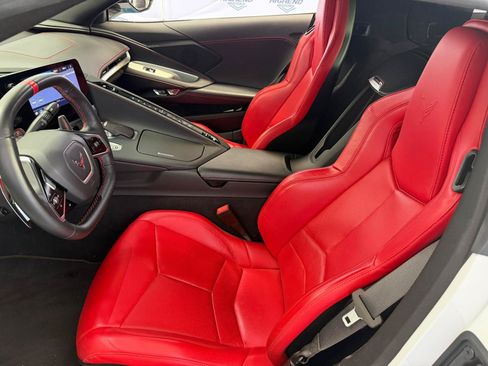 Used 2021 Chevrolet Corvette Stingray Coupe w/ Z51 Performance Package RWD image 17