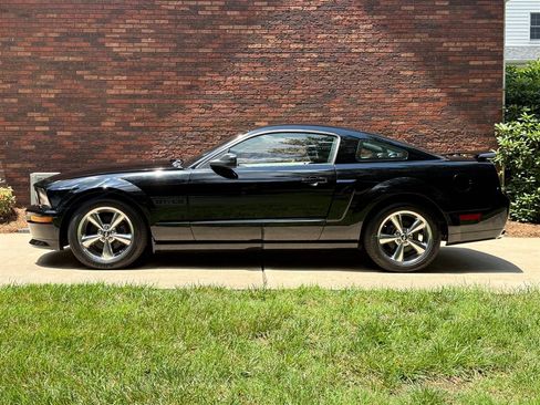 Used 2007 Ford Mustang GT RWD image 16