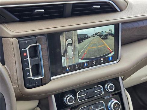 Used 2022 GMC Yukon XL Denali image 13