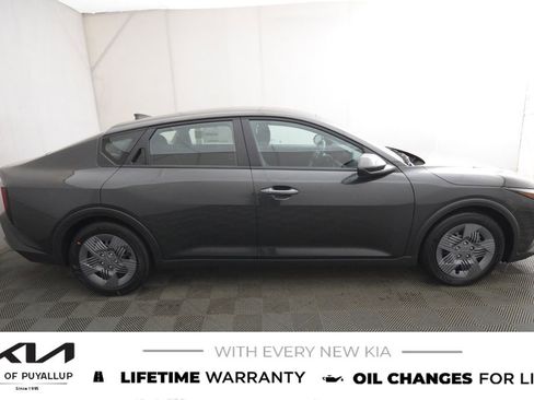 New 2026 Kia K4 LXS image 4