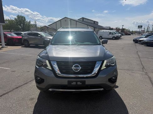 Used 2018 Nissan Pathfinder SL w/ SL Premium Package FWD image 3