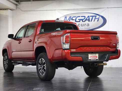 Used 2021 Toyota Tacoma TRD Sport AWD/4WD image 9