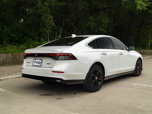 Used 2024 Honda Accord EX-L image 9