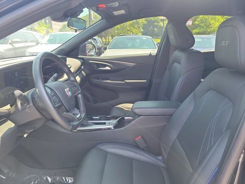 Used 2024 Buick Envista Sport Touring w/ Convenience I Package FWD image 17