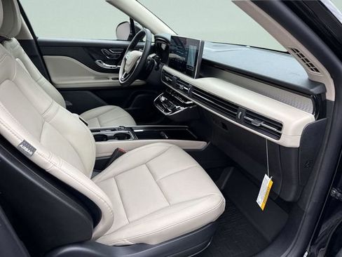 New 2026 Lincoln Corsair Premiere FWD image 36