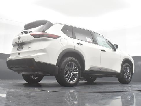 New 2026 Nissan Rogue S image 29