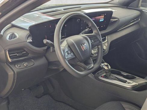 Used 2025 Buick Envista Preferred image 10