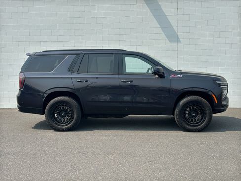 Used 2025 Chevrolet Tahoe Z71 AWD/4WD image 3