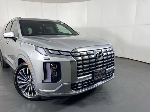 Used 2025 Hyundai Palisade Calligraphy AWD/4WD image 3