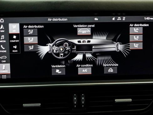 Used 2021 Porsche Cayenne Turbo image 28