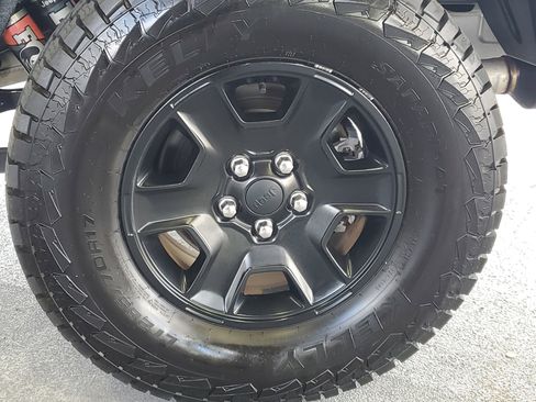Certified 2021 Jeep Gladiator Mojave AWD/4WD image 7