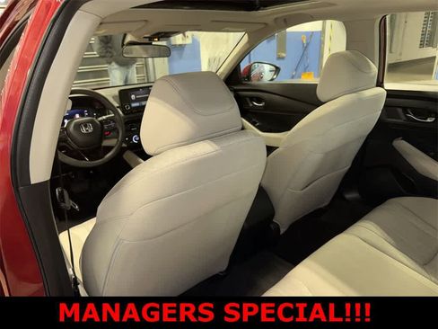 Used 2023 Honda Accord EX image 27