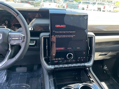 New 2026 GMC Yukon Elevation w/ LPO, Yukon Bright Edition AWD/4WD image 18