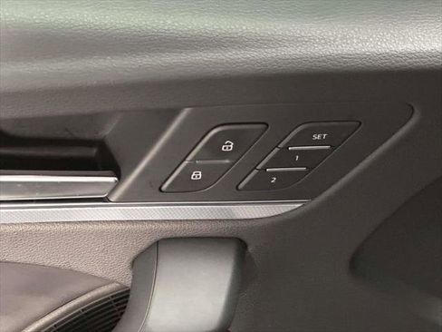 Used 2025 Audi Q5 2.0T Premium Plus w/ Premium Plus Package AWD/4WD image 8