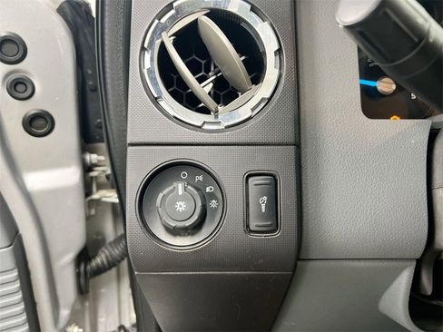 Used 2011 Ford F250 XLT w/ XLT Interior Pkg image 16