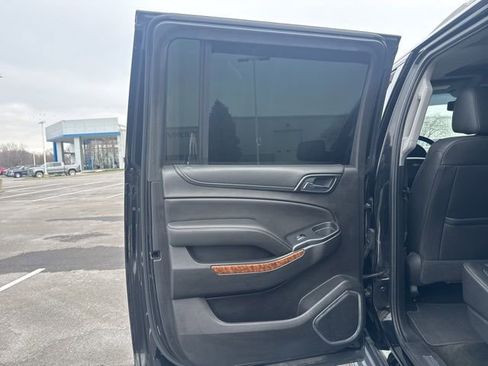 Used 2018 Chevrolet Suburban Premier image 23