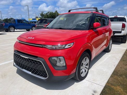 Used 2022 Kia Soul LX FWD image 1