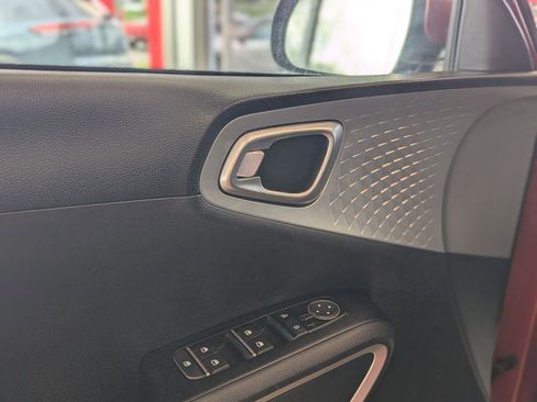 Used 2023 Kia Soul LX w/ Option Group 015 FWD image 18