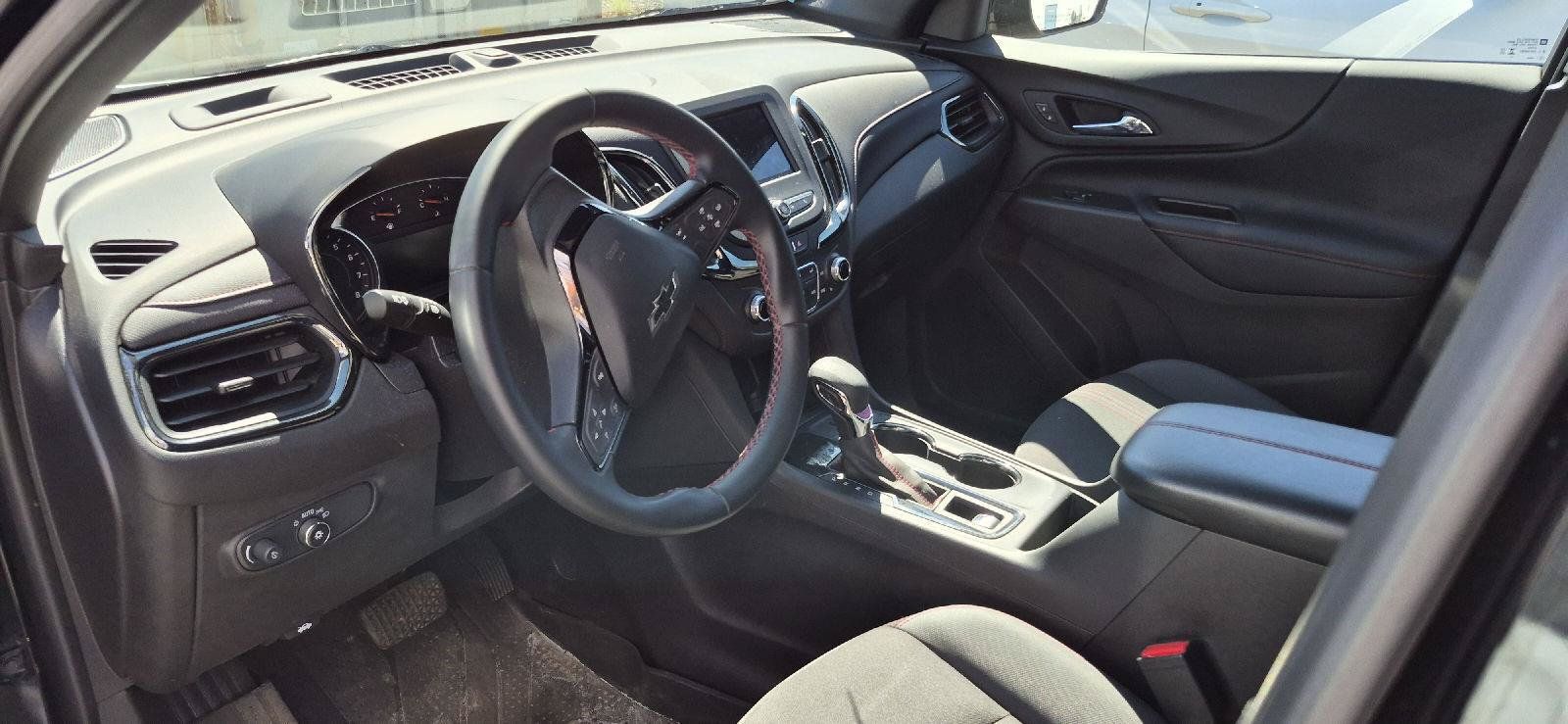 Used 2024 Chevrolet Equinox RS w/ LPO, Floor Liner Package FWD image 8