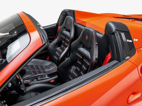 Used 2022 Ferrari F8 Tributo RWD image 42