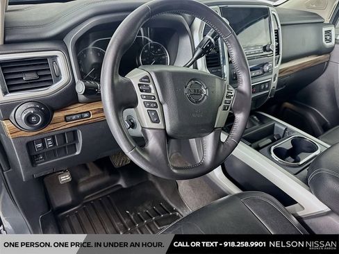 Used 2020 Nissan Titan SL w/ Moonroof Package AWD/4WD image 9
