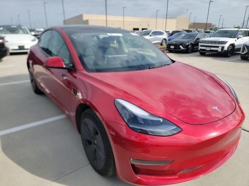 Used 2023 Tesla Model 3 Standard Range image 3