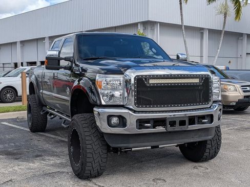 Used 2014 Ford F250 Lariat w/ Chrome Package image 3