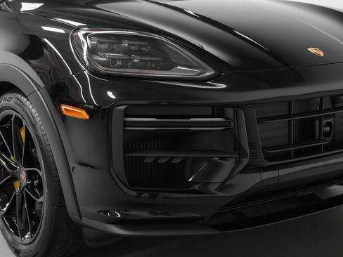 Certified 2026 Porsche Cayenne Turbo GT AWD/4WD image 20