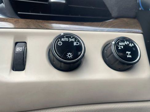 Used 2019 Cadillac Escalade ESV Luxury image 15