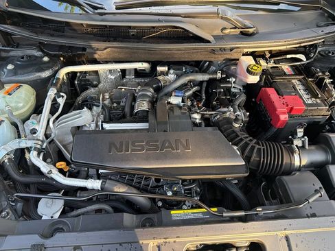Used 2025 Nissan Rogue S AWD/4WD image 22