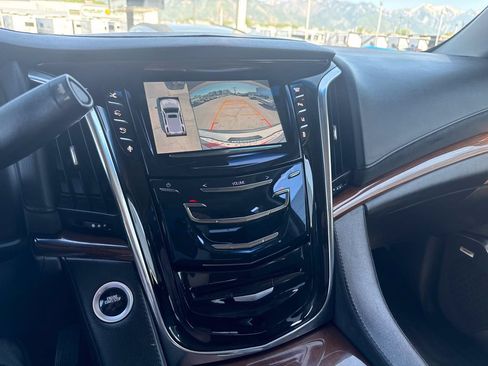 Used 2015 Cadillac Escalade Premium AWD/4WD image 31